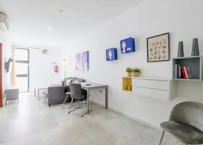Apartment Becquer